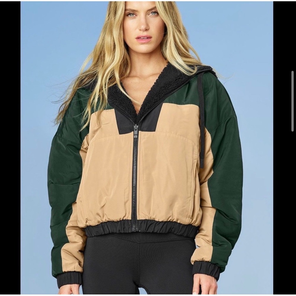 Alo Yoga Reversible Duality Sherpa Jacket Green Hooded Puffer Bomber Colorblock